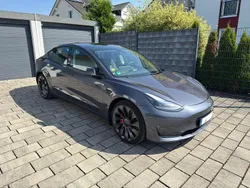 Grau Gebraucht 2022 Tesla Model 3 Limousine | 29.500 € (Fairer Preis)