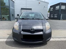 Grau Gebraucht 2009 Toyota Yaris Kleinwagen | 2.000 € (Guter Preis)