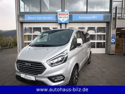 Silber Gebraucht 2022 Ford Tourneo Custom Titanium X Van / Kleinbus | 39.890 € (Guter Preis)
