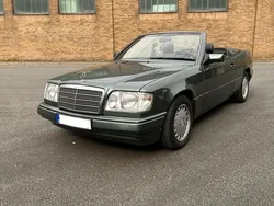 Grün Gebraucht 1995 Mercedes E200 Cabrio | 17.999 €