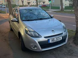 Grau Gebraucht 2012 Renault Clio GrandTour Kombi | 2.399 € (Superpreis)