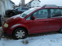 Rot Gebraucht 2003 VW Touran Van / Kleinbus | 1.300 € (Superpreis)