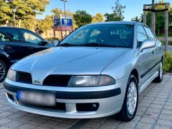 Silber Gebraucht 2002 Mitsubishi Carisma Limousine | 2.950 €