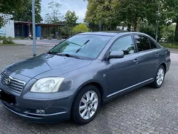 Grau Gebraucht 2005 Toyota Avensis Limousine | 2.800 € (Fairer Preis)
