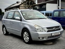 Diamantsilber met. Gebraucht 2008 Kia Carnival Van / Kleinbus | 6.499 € (Teuer)