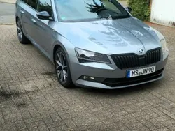 Grau Gebraucht 2019 Skoda Superb SportLine Kombi | 23.300 € (Superpreis)