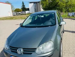 Grau Gebraucht 2003 VW Golf IV Kleinwagen | 1.100 € (Guter Preis)