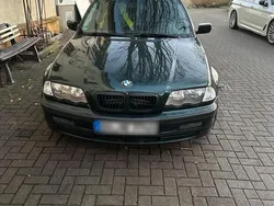 Grün Gebraucht 2001 BMW 330 Sport Line Limousine | 8.199 € (Teuer)