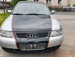 Silber Gebraucht 2000 Audi A3 Ambiente Limousine | 700 € (Superpreis)