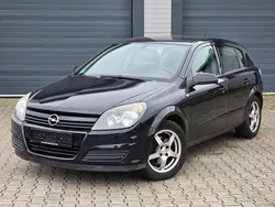 Schwarz Gebraucht 2005 Opel Astra Limousine | 1.200 € (Etwas zu teuer)