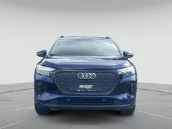 Navarrablau metallic Gebraucht 2022 Audi Q4 e-tron Ambiente SUV | 27.950 € (Superpreis)