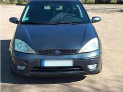 Grau Gebraucht 2005 Ford Focus Viva X Limousine | 1.250 € (Guter Preis)