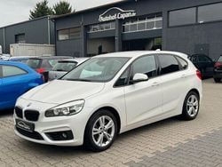 Weiß Gebraucht 2015 BMW 218 Active Tourer Sport Line Van / Kleinbus | 11.999 € (Fairer Preis)