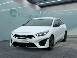 Weiß Gebraucht 2024 Kia ProCeed GT-Line Kleinwagen | 29.490 € (Fairer Preis)