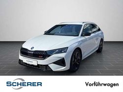 Weiß (metallic) Gebraucht 2025 Skoda Octavia RS Limousine | 44.440 € (Teuer)
