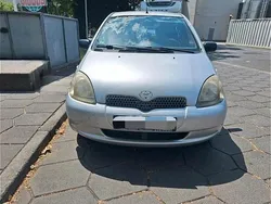Silber Gebraucht 2000 Toyota Yaris Kleinwagen | 1.900 € (Fairer Preis)