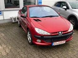 Rot Gebraucht 2007 Peugeot 206 CC Platinum Cabrio | 3.650 € (Etwas zu teuer)