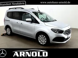 Helvinsilber Gebraucht 2024 Mercedes 180 Progressive Limousine | 25.890 € (Guter Preis)