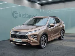 Gold Gebraucht 2023 Mitsubishi Eclipse Cross Select SUV | 28.730 € (Fairer Preis)