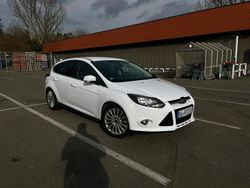 Weiß Gebraucht 2013 Ford Focus Kleinwagen | 5.300 € (Etwas zu teuer)