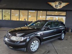 Schwarz Gebraucht 2000 VW Passat Highline Limousine | 1.950 € (Teuer)