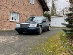 Grün Gebraucht 1995 Mercedes E200 Limousine | 3.800 €