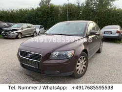 Schwarz Gebraucht 2006 Volvo S40 Momentum Limousine | 2.900 €