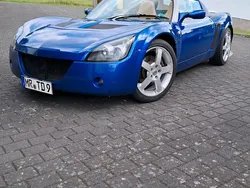 Blau Gebraucht 2002 Opel Speedster Cabrio | 19.999 €