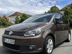 Braun Gebraucht 2012 VW Touran Match Van / Kleinbus | 13.900 € (Teuer)