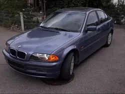 Blau Gebraucht 1998 BMW 318 Limousine | 1.300 €