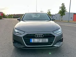 Grau Gebraucht 2019 Audi A4 Basis Limousine | 19.800 € (Etwas zu teuer)