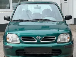 Blau Gebraucht 2000 Nissan Micra Kleinwagen | 1.700 €