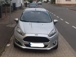Silber Gebraucht 2013 Ford Fiesta Trend Kleinwagen | 1.650 € (Superpreis)