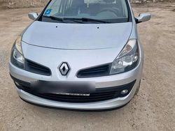 Silber Gebraucht 2009 Renault Clio III Rip Curl Kleinwagen | 2.200 €