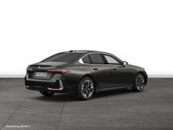 Grau Gebraucht 2024 BMW 520 Limousine | 62.320 € (Etwas zu teuer)