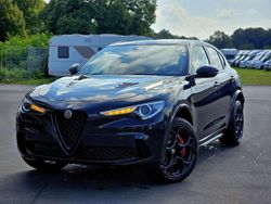 Nero vulcano, metallic (metallic) Gebraucht 2023 Alfa Romeo Stelvio Quadrifoglio SUV | 62.880 € (Teuer)