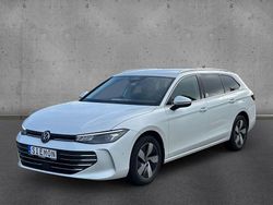 Weiss Gebraucht 2025 VW Passat IQ Drive Kombi | 34.930 €