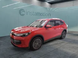 Rot Gebraucht 2024 VW Tiguan Life SUV | 43.362 €