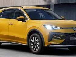 Schwarz Neu 2025 VW T-Roc Life SUV | 28.888 € (Superpreis)