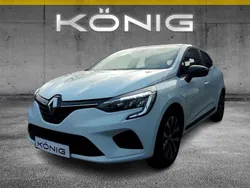 Weiß Gebraucht 2023 Renault Clio V Equilibre Limousine | 11.997 € (Superpreis)