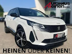 Lack weiss perlglänzend/metall Gebraucht 2023 Peugeot 5008 GTi Van / Kleinbus | 26.940 € (Fairer Preis)