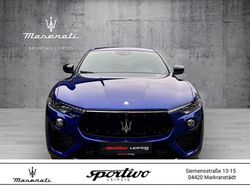 Blu emozione Gebraucht 2021 Maserati Levante SUV | 67.888 € (Teuer)