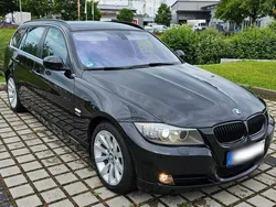 Schwarz Gebraucht 2010 BMW 330 Kombi | 8.950 € (Guter Preis)