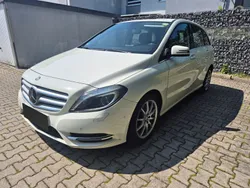Weiß Gebraucht 2013 Mercedes B200 Van / Kleinbus | 6.999 € (Superpreis)