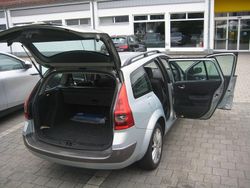 Grau Gebraucht 2004 Renault Mégane GrandTour Kombi | 1.777 € (Fairer Preis)