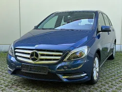 Blau Gebraucht 2013 Mercedes B180 Van / Kleinbus | 13.990 € (Guter Preis)