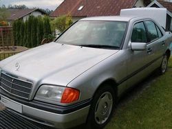 Grau Gebraucht 1994 Mercedes 220 Limousine | 10.500 €