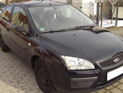 Blau Gebraucht 2005 Ford Focus Limousine | 2.900 €