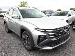 Shimmering silver metallic Neu 2025 Hyundai Tucson Select SUV | 29.152 € (Guter Preis)