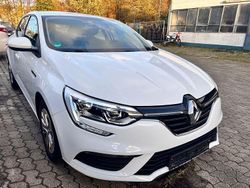 Weiß Gebraucht 2019 Renault Mégane IV Life Limousine | 11.950 € (Guter Preis)